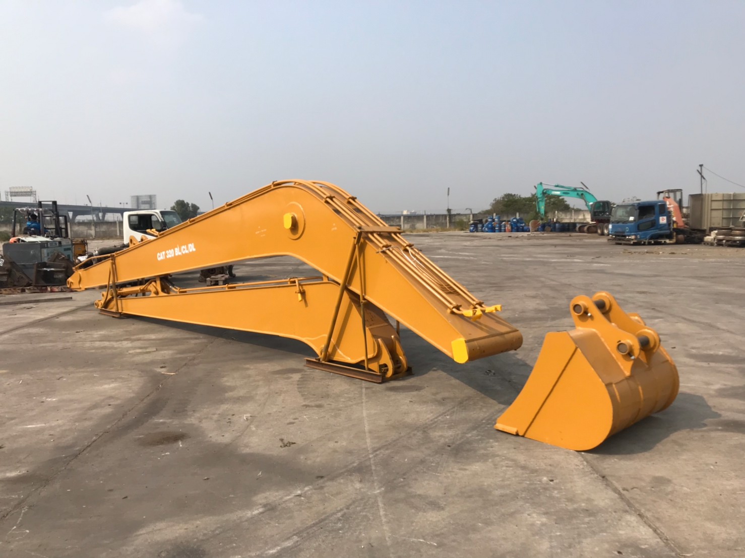 เซ็ตบูมยาวมือ1 บูม/อาร์ม/บุ้งกี๋ komatsu,kobelco,cat,hitachi 15-18เมตร 095-0563605 เซ็ตบูมยาวมือ1 บูม/อาร์ม/บุ้งกี๋ komatsu,kobelco,cat,hitachi 15-18เมตร 095-0563605