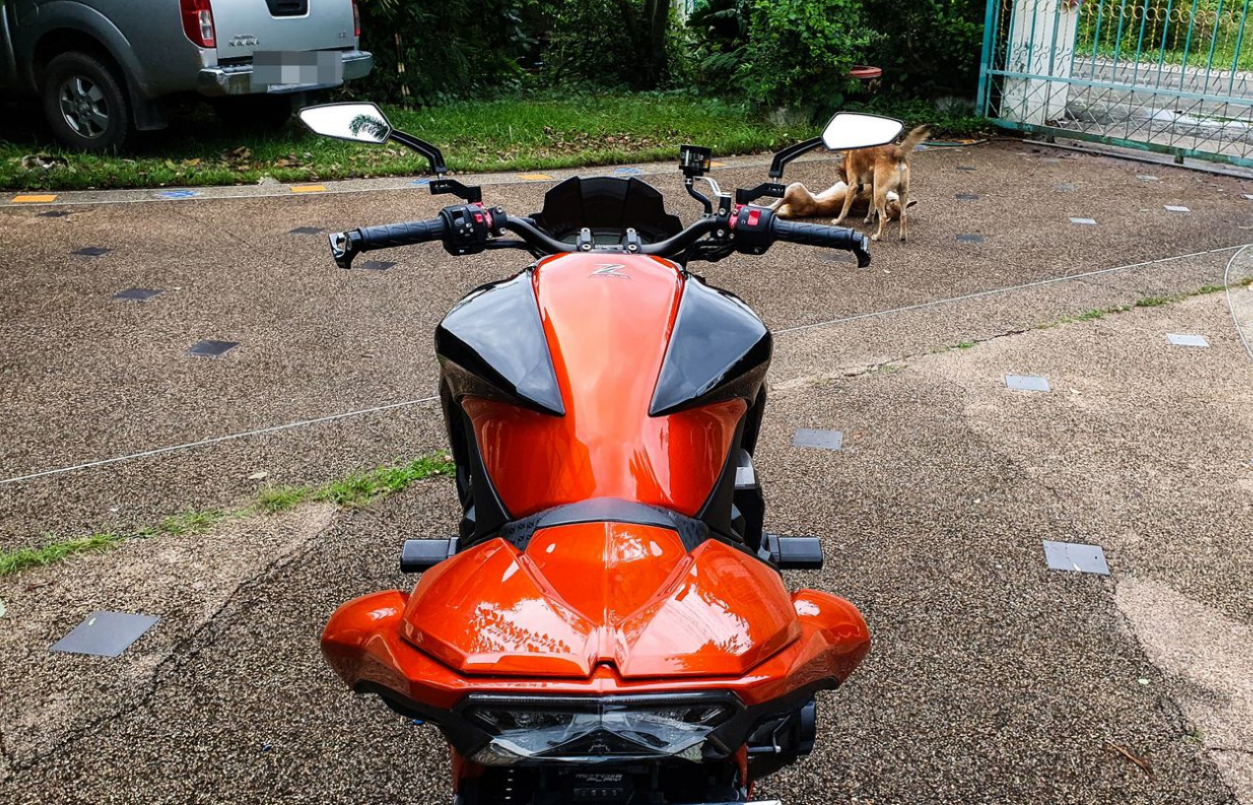 ขายด่วน Z800 ปี 2013 ของแต่งไม่ธรรมดาค่ะ