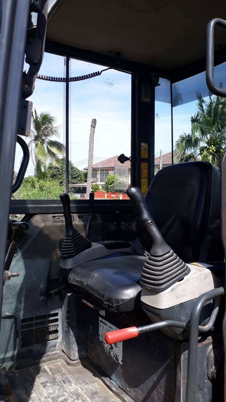 ขายแบคโฮ KOMATSU PC55MR-2 ขายแบคโฮ KOMATSU PC55MR-2