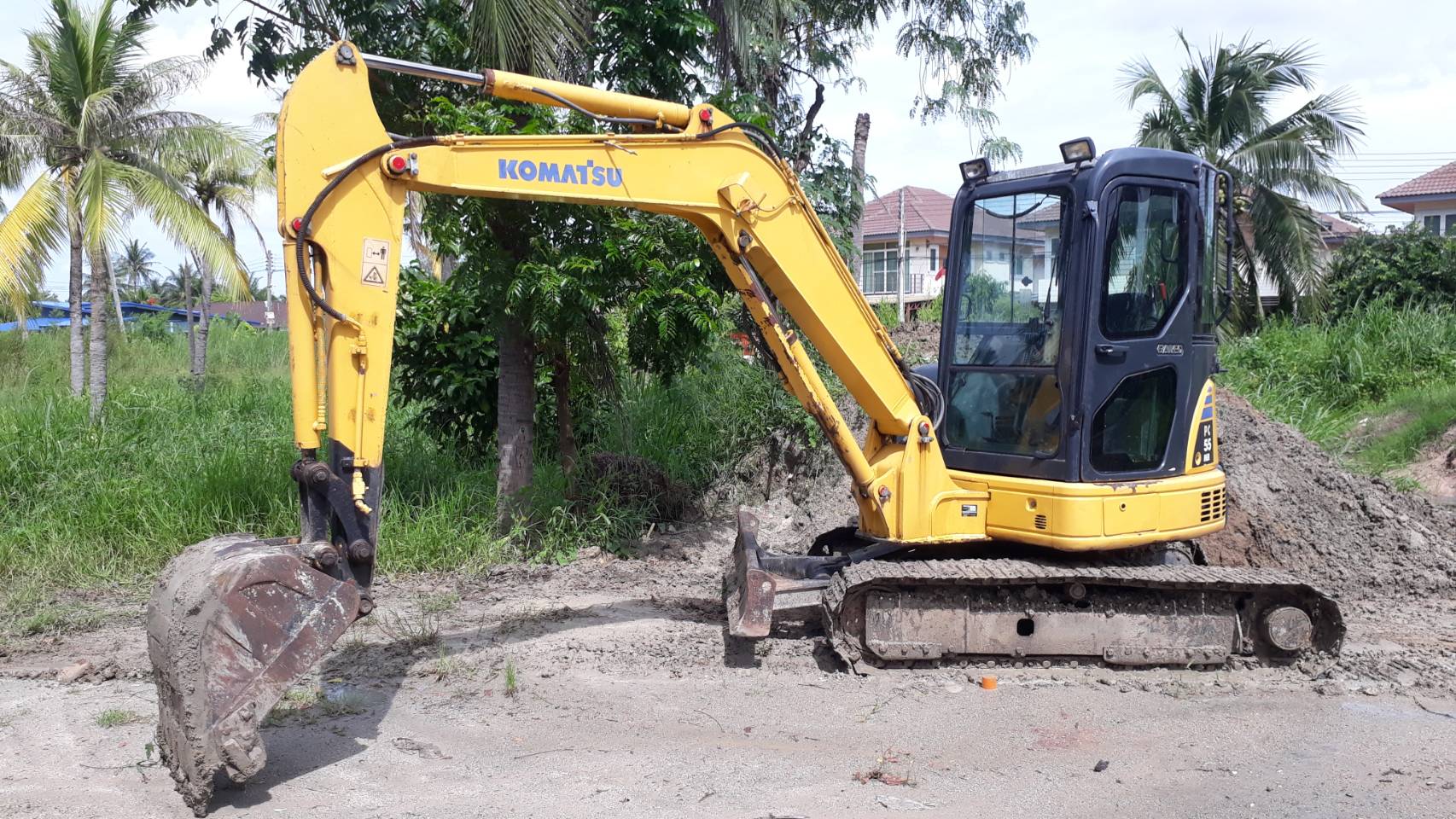 ขายแบคโฮ KOMATSU  PC55MR-2