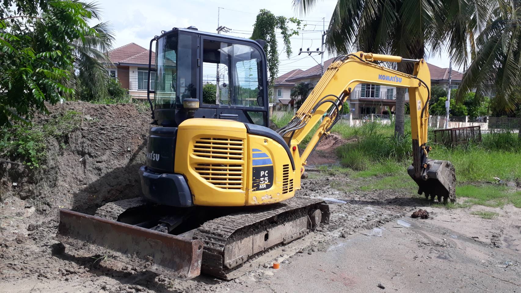 ขายแบคโฮ KOMATSU PC55MR-2 ขายแบคโฮ KOMATSU PC55MR-2