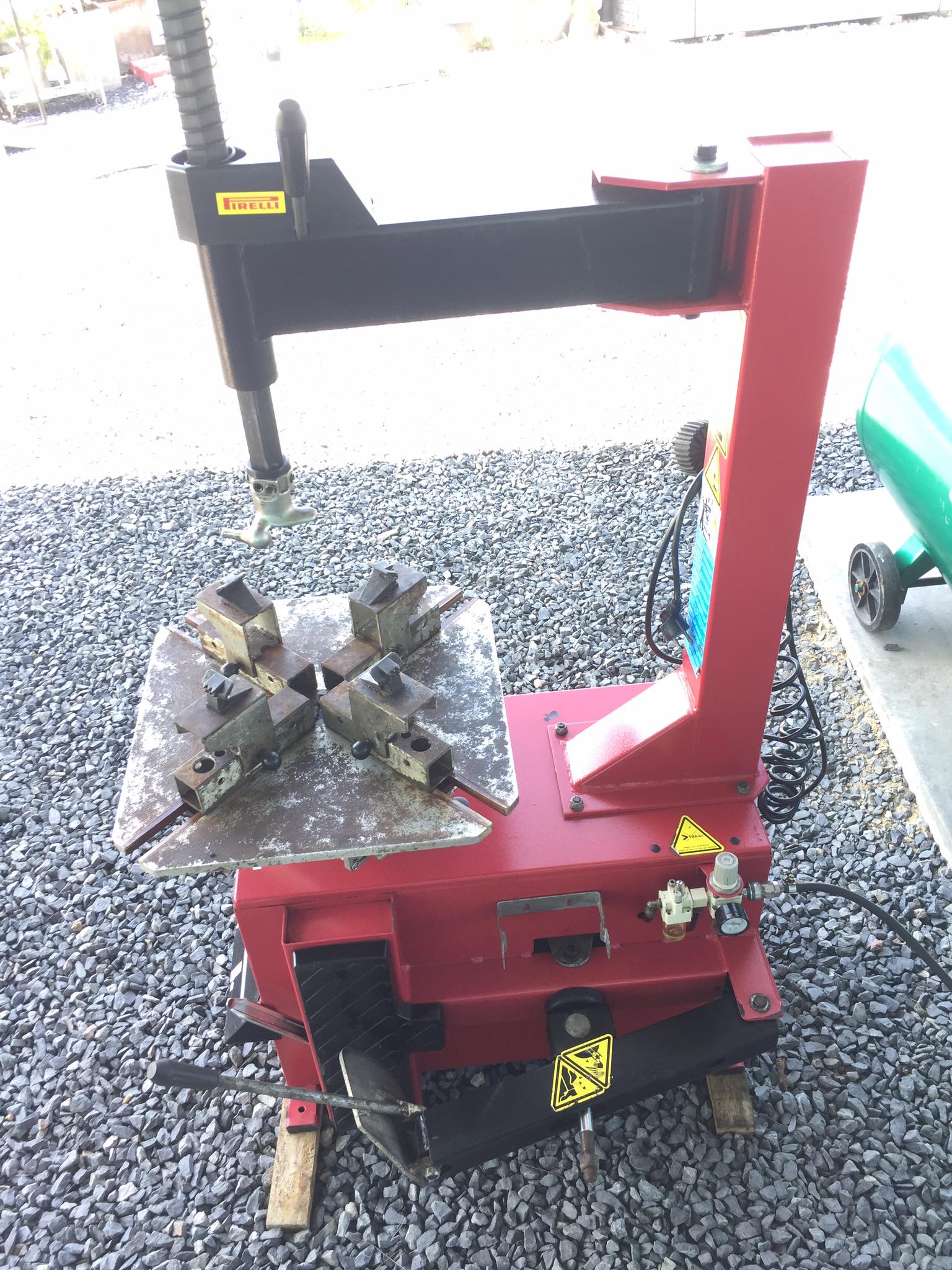 ขายเครื่องถอดยางรถมอเตอร์ไซค์ Cosmo M10 - มือสองสภาพพร้อมใช้งาน - จับขอบ 10-20” - ไฟฟ้า 220 v มอเตอร์ 1 แรง ของบริษัท สินชัยแมชชีนเนอรี่ ชื่อนี้ทนแน่นอน ราคา 21500 อยู่ คลอง 7 ปทุมธานี Tel. 092-4655465 ขายเครื่องถอดยางรถมอเตอร์ไซค์ Cosmo M10 - มือสองสภาพพร้อมใช้งาน - จับขอบ 10-20” - ไฟฟ้า 220 v มอเตอร์ 1 แรง ของบริษัท สินชัยแมชชีนเนอรี่ ชื่อนี้ทนแน่นอน ราคา 21500 อยู่ คลอง 7 ปทุมธานี Tel. 092-4655465