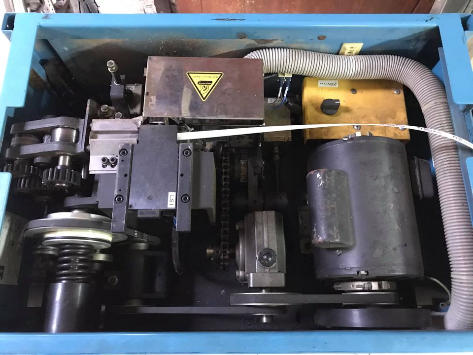 เครื่องรัดกล่อง