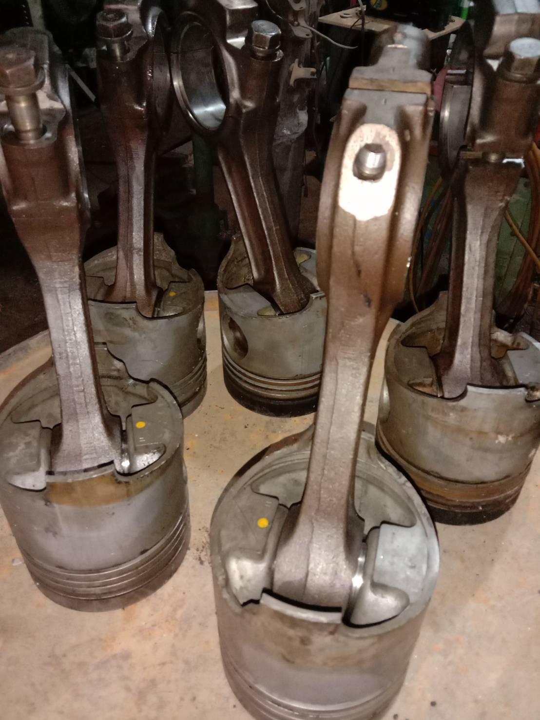 ข้อเหวี่ยงพร้อมเสื้อสูบ EM 100 อกสแตนดาร์ดทก้านซ้ายสิบ ราคา 30,000 . ลูกสูบ อีเอ็ม 100 แท้ ชุดละ 1,000 มี 5ชุด ติดต่อโทร 0817541426 ข้อเหวี่ยงพร้อมเสื้อสูบ EM 100 อกสแตนดาร์ดทก้านซ้ายสิบ ราคา 30,000 . ลูกสูบ อีเอ็ม 100 แท้ ชุดละ 1,000 มี 5ชุด ติดต่อโทร 0817541426