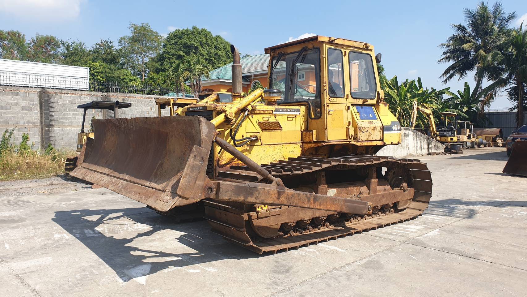 รถดัน Komatsu d53p-17 รถดัน Komatsu d53p-17