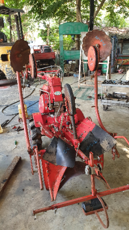 รถพรวนดิน