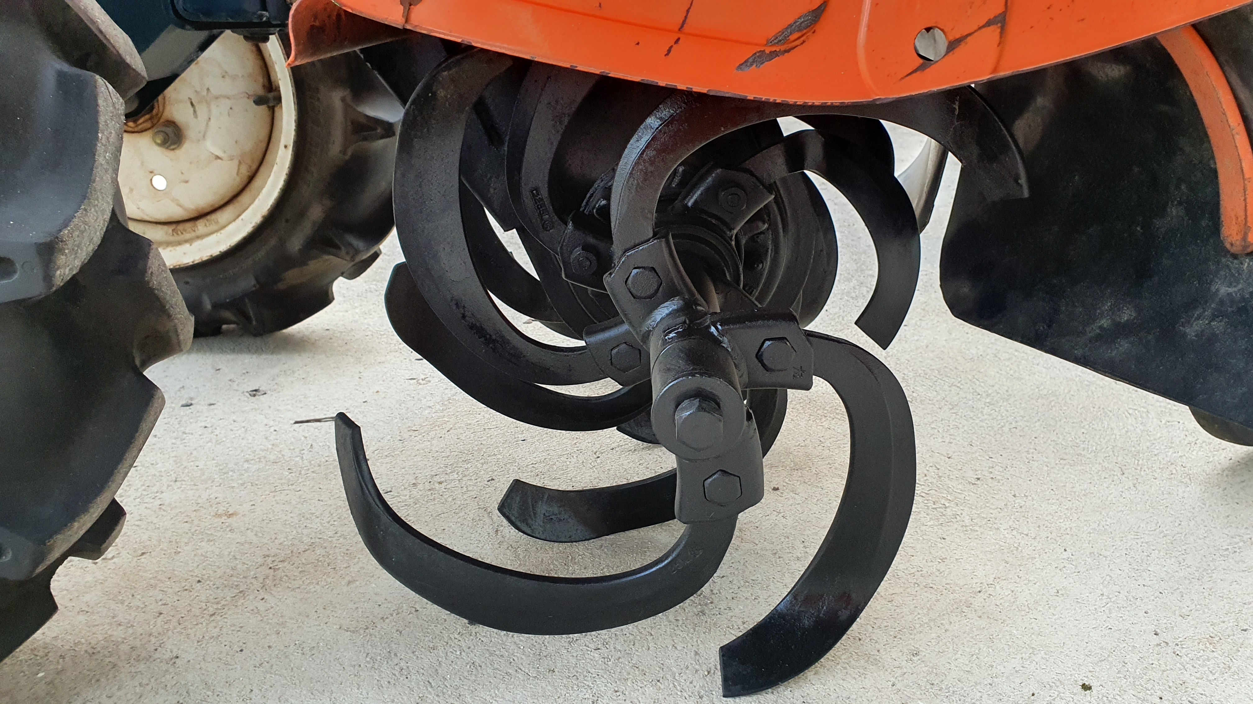 รถพรวนดิน