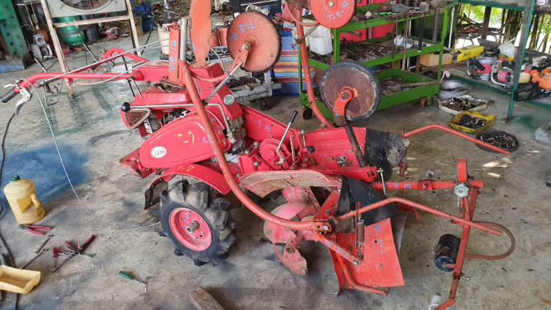 รถพรวนดิน