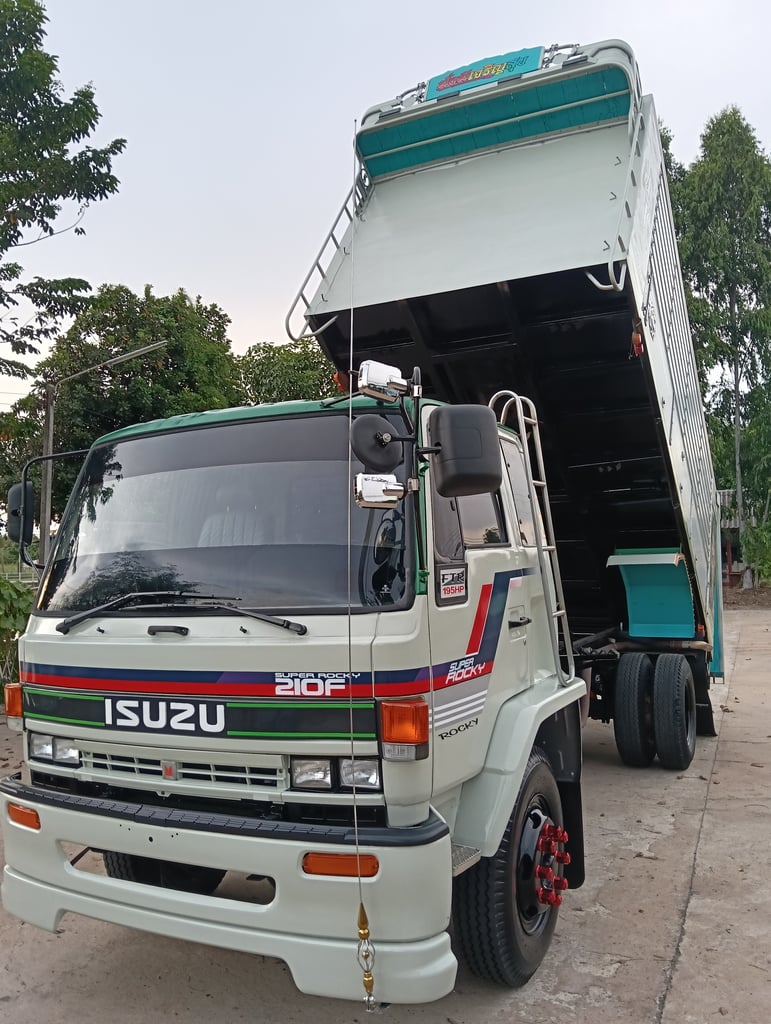ขายรถ6ล้อดั๊มพ์เกษตร ISUZU ROCKY FTR (รถห้างค่ะ) รถพร้อมใช้งาน เอกสารพร้อมโอน