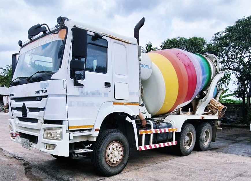 #817 SINOTRUK ZZ1257N3247C 340แรงม้า รถบรรทุก รถโม่ผสมปูน ปี2014