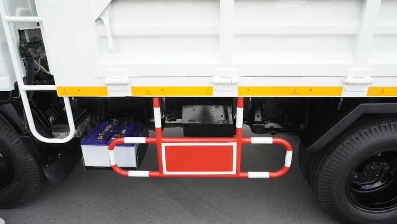 ISUZU NMR 130แรงม้า รถบรรทุก 6ล้อ ดั้มพ์ ปี2023 เลขไมล์น้อยกว่า 100,000 กม. ISUZU NMR 130แรงม้า รถบรรทุก 6ล้อ ดั้มพ์ ปี2023 เลขไมล์น้อยกว่า 100,000 กม.