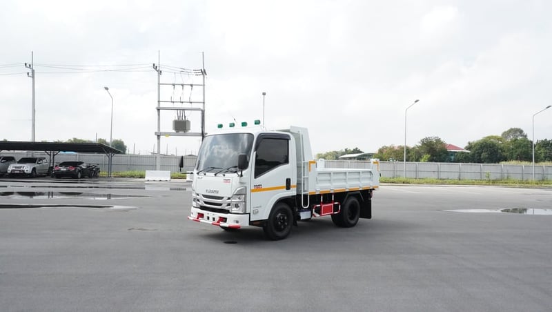 ISUZU NMR 130แรงม้า รถบรรทุก 6ล้อ ดั้มพ์ ปี2023 เลขไมล์น้อยกว่า 100,000 กม. ISUZU NMR 130แรงม้า รถบรรทุก 6ล้อ ดั้มพ์ ปี2023 เลขไมล์น้อยกว่า 100,000 กม.