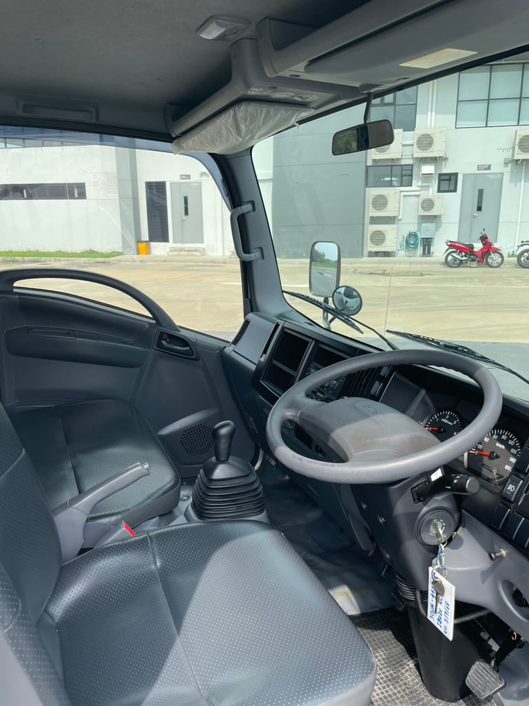 ISUZU NLR 130 แรง ปี 65 พร้อมใช้