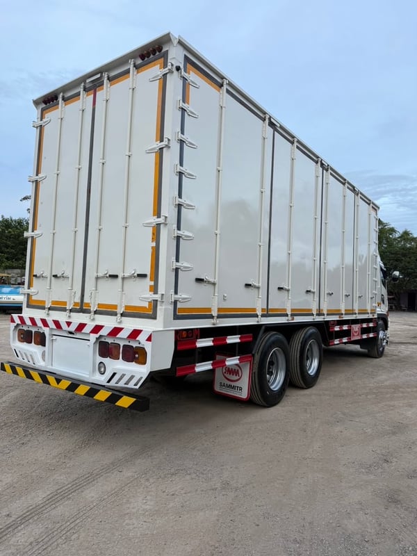 10ล้อตู้สิบบาน