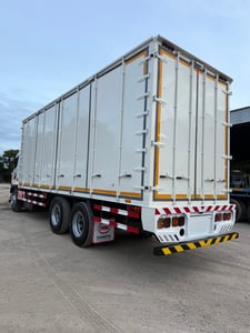 10ล้อตู้สิบบาน