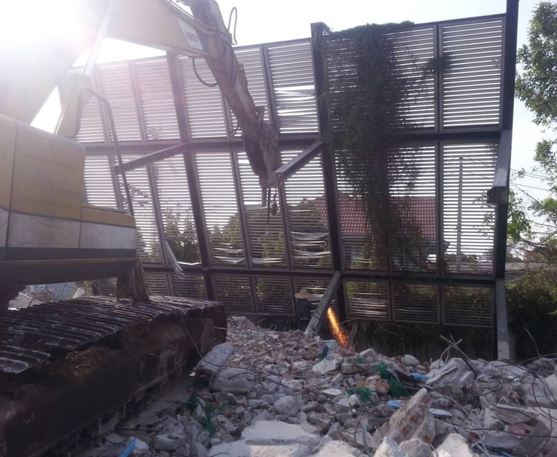 บริการทุบตึกรื้อถอน รื้อถอนโกดัง รื้อถอนอาคารพาณิชย์ คอนโด  บ้าน ทาวเฮ้าท์ ทาวน์โฮม บ้านเดี่ยว 