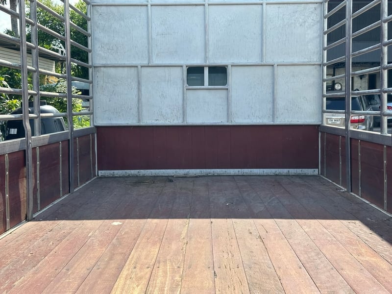 ISUZU FRR 190 ปี61 ยาว5.60 ไมล์7x,xxxkm ISUZU FRR 190 ปี61 ยาว5.60 ไมล์7x,xxxkm