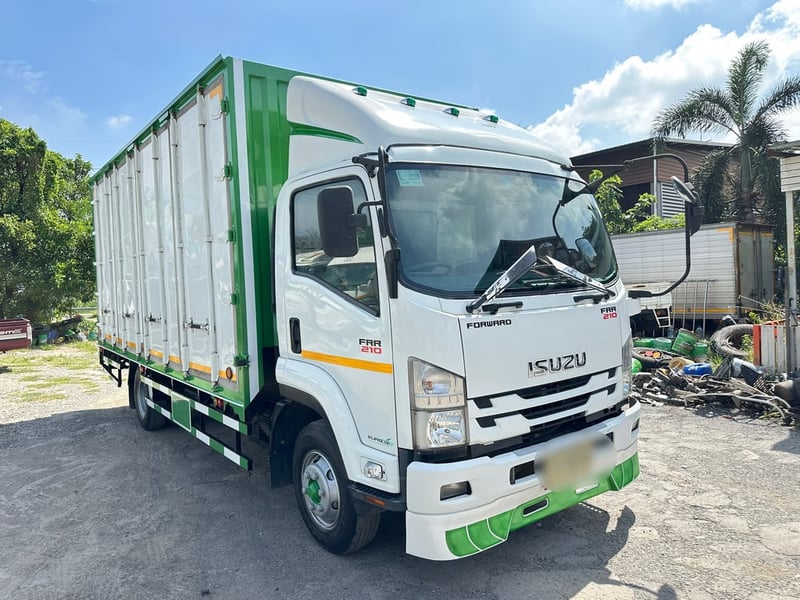 ISUZU FRR 210แรงม้า รถบรรทุก 6ล้อ ตู้10บาน ปี2020