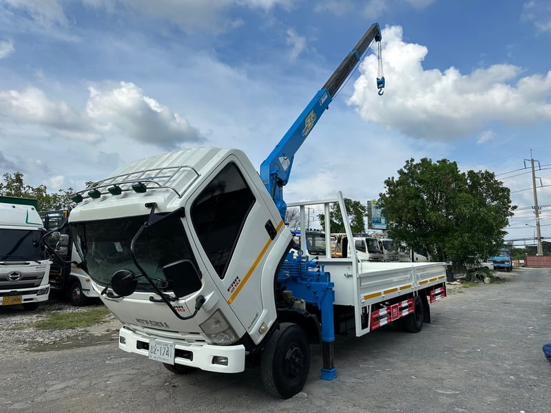 ISUZU FRR 210แรงม้า 6ล้อ กระบะเหล็กติดเครน ปี2014 ISUZU FRR 210แรงม้า 6ล้อ กระบะเหล็กติดเครน ปี2014