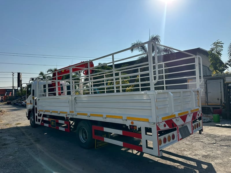 ISUZU FRR 190แรงม้า รถบรรทุก 6ล้อ กระบะเหล็กติดเครน ปี2022 เลขไมล์ 26,000 กม.