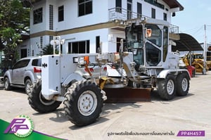 ขายรถเกรด KOMATSU GD405A-2 เทียบเท่า 120G ห้องเก๋ง มี Scarifier ใบมีด 3.0 เมตร มือสองสภาพดี นำเข้าจากญี่ปุ่น โดย P&P Pro ขายรถเกรด KOMATSU GD405A-2 เทียบเท่า 120G ห้องเก๋ง มี Scarifier ใบมีด 3.0 เมตร มือสองสภาพดี นำเข้าจากญี่ปุ่น โดย P&P Pro