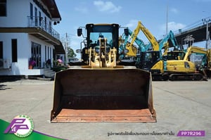 ขายรถตักล้อยาง CAT 938M เทียบเท่า WA320-8 ห้องเก๋ง มีฟังก์ชันลดความสั่นสะเทือนขณะขับขี่ (Ride control) มีกล้องมองหลัง มือสองสภาพดี นำเข้าจากญี่ปุ่น โดย P&P Pro