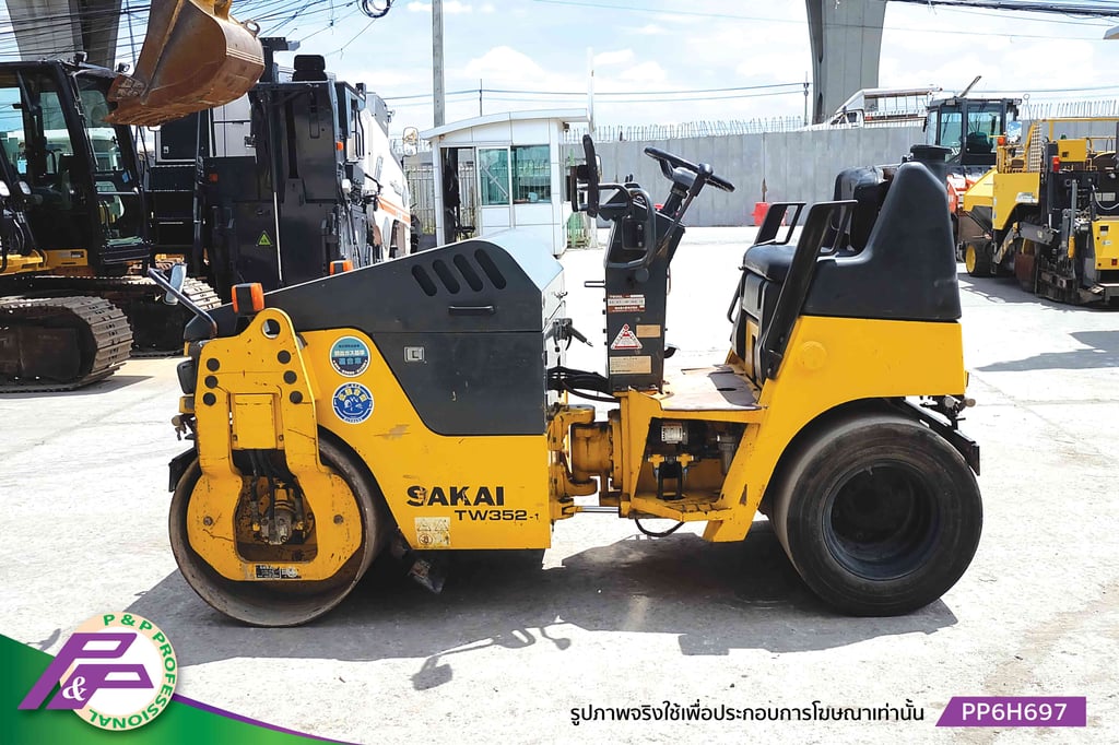 ขายรถบดหน้าเหล็ก-หลังยาง SAKAI TW352-1 รุ่นใหม่, เอวอ่อน, ชั่วโมงน้อย มือสองสภาพดี นำเข้าจากญี่ปุ่น โดย P&P Pro