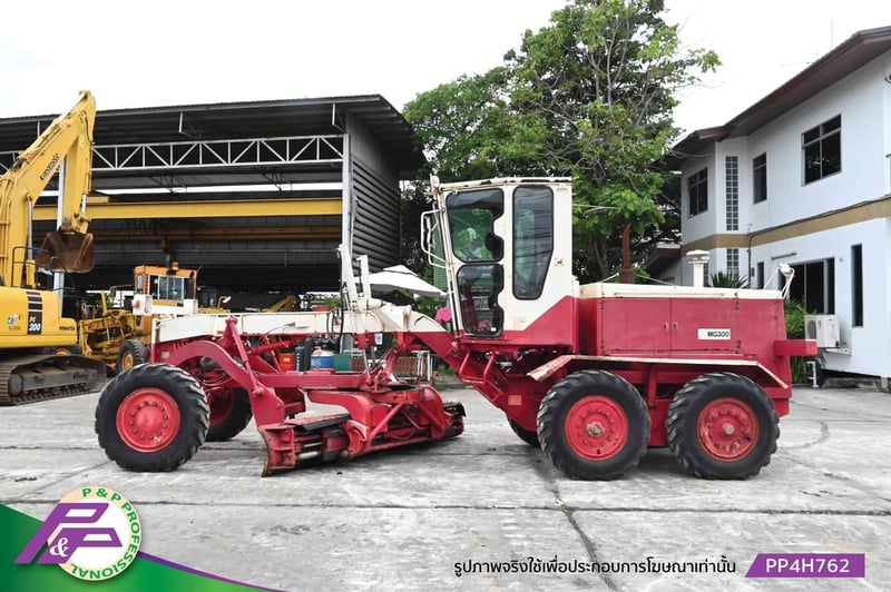 ขายรถเกรด MITSUBISHI MG300 เทียบเท่า 120G ห้องเก๋ง มี Scarifier ใบมีด 3.3 เมตร มือสองสภาพดีนำเข้าจากญี่ปุ่น โดย P&P Pro