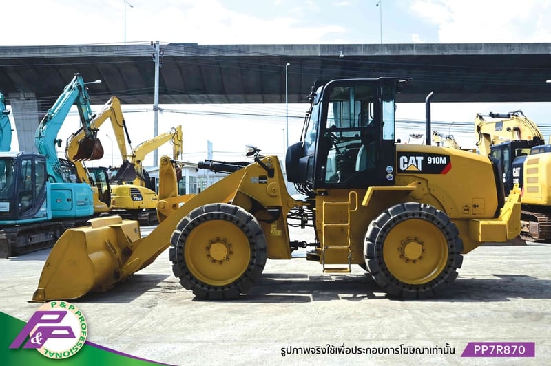ขายรถตักแขนยาว ยางตัน CAT 910M รุ่น ใหม่ เทียบเท่า WA100-8 ห้องเก๋ง มีฟังก์ชันลดความสั่นสะเทือนขณะขับขี่ Ride control มือสองสภาพดี นำเข้าจากญี่ปุ่น โดย P&P Pro