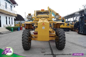 ขายรถเกรด ขนาดเทียบเท่า 160H MITSUBISHI SR320E ห้องเก๋ง ใบมีด 4.0 เมตร มือสองสภาพดี นำเข้าจากญี่ปุ่น โดย P&P Pro