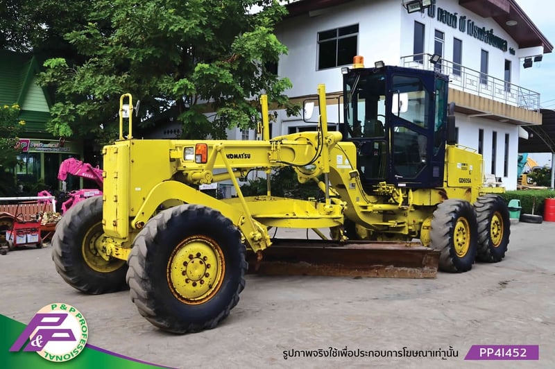 ขายรถเกรด ขนาดเทียบเท่า 140H KOMATSU GD605A-5E ห้องเก๋ง มี Scarifier ใบมีด 3.7 เมตร มือสองสภาพดี นำเข้าจากญี่ปุ่น โดย P&P Pro