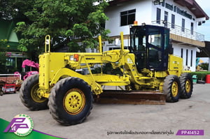 ขายรถเกรด ขนาดเทียบเท่า 140H KOMATSU GD605A-5E ห้องเก๋ง มี Scarifier ใบมีด 3.7 เมตร มือสองสภาพดี นำเข้าจากญี่ปุ่น โดย P&P Pro
