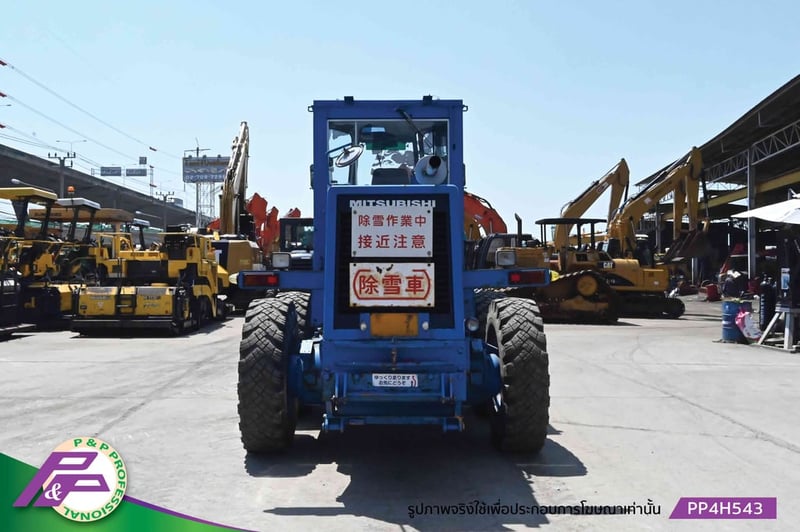 ขายรถเกรด MITSUBISHI MG500S เทียบเท่า 140G ห้องเก๋ง ใบมีด 4.0 เมตร ชั่วโมงน้อย มือสองสภาพดี นำเข้าจากญี่ปุ่น โดย P&P Pro