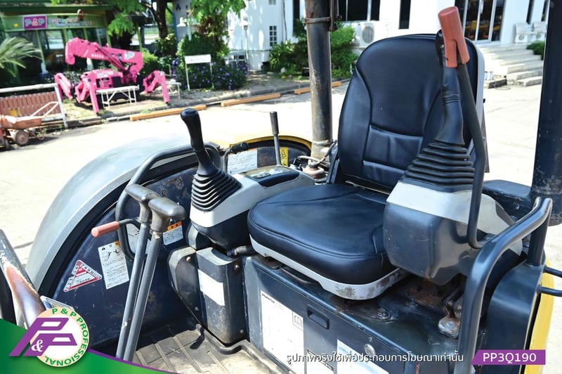 ขายแมคโครเล็ก KOMATSU PC30MR-2 แทรคยาง มือสองสภาพดี นำเข้าจากญี่ปุ่น โดย P&P Pro