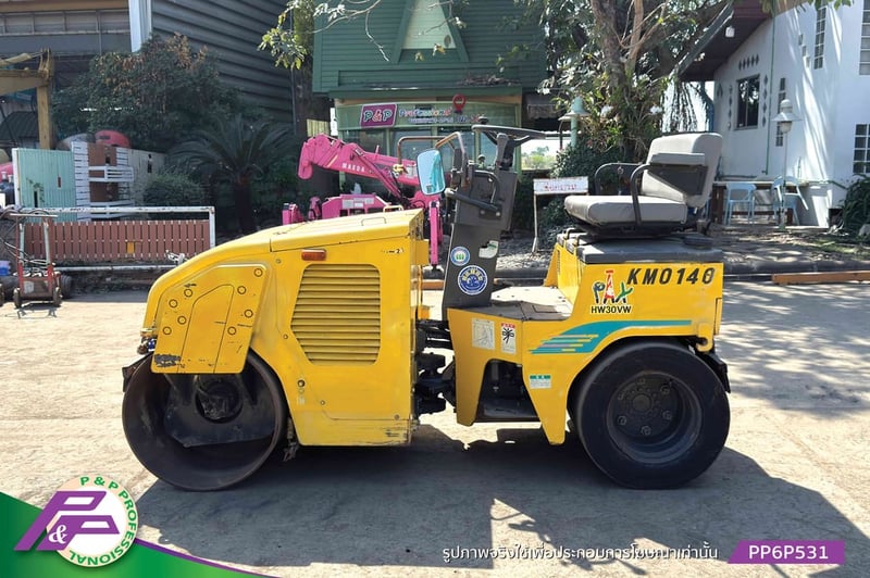 ขายรถบดหน้าเหล็ก-หลังยาง SUMITOMO HW30VW-5 เทียบเท่า SAKAI TW352 เอวอ่อน มือสองสภาพดี นำเข้าจากญี่ปุ่น โดย P&P Pro ขายรถบดหน้าเหล็ก-หลังยาง SUMITOMO HW30VW-5 เทียบเท่า SAKAI TW352 เอวอ่อน มือสองสภาพดี นำเข้าจากญี่ปุ่น โดย P&P Pro