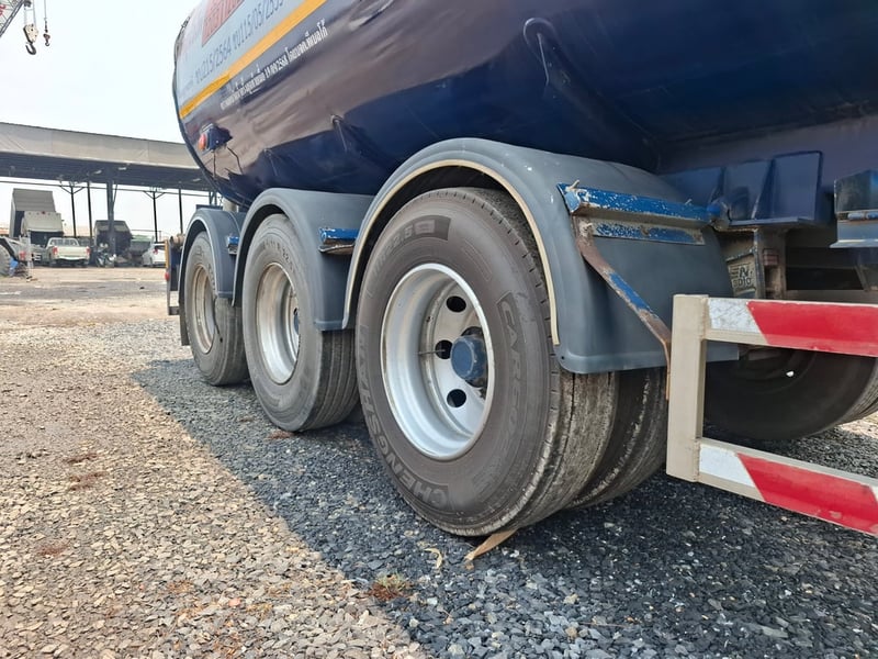 หางลากน้ำมัน 40,000 ลิตร