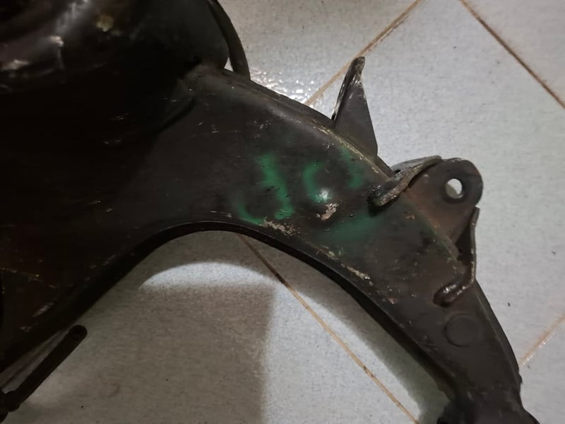 ปีกนก Toyota Crown