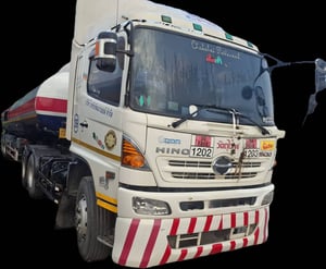 หัวลากฮีโน่ 380 P 11 ปี 58 พร้อมถังน้ำมัน 40,000 ลิตร หัวลากฮีโน่ 380 P 11 ปี 58 พร้อมถังน้ำมัน 40,000 ลิตร