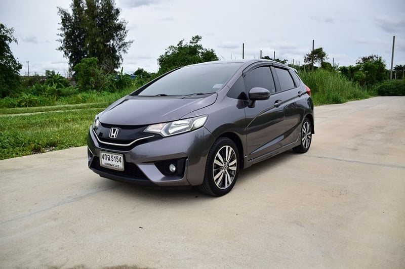 ปี2014 ฟรีดาวน์ HONDA JAZZ GK 1.5SV สีเทา ขับสนุก เครื่องดี ช่วงล่างแน่นๆ เบาะหนังแท้ แอร์จอ เกียร์แพดเดิ้ลชิฟ  จอ บลุทู๊ธครุสคอลโทล กุญแจคีเรท พุตสต๊าทครบ โทร0957401229 ไอดีไลน์ UTBP 