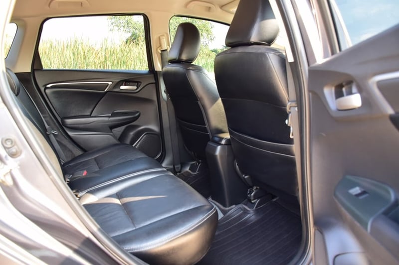 HONDA JAZZ GK ประหยัดน้ำมัน พร้อมรับประกันหลังการขาย ตัวท็อปออฟชั่นส์ พุตสต๊าท กุญแจคีเรท 2ชุด จอทัสกรีน เชื่มอต่อบลูทู๊ธ ครูสคอลโทล แอร์ดิจิต๊อล กล้องหน้า หลังครบ HONDA JAZZ GK ประหยัดน้ำมัน พร้อมรับประกันหลังการขาย ตัวท็อปออฟชั่นส์ พุตสต๊าท กุญแจคีเรท 2ชุด จอทัสกรีน เชื่มอต่อบลูทู๊ธ ครูสคอลโทล แอร์ดิจิต๊อล กล้องหน้า หลังครบ