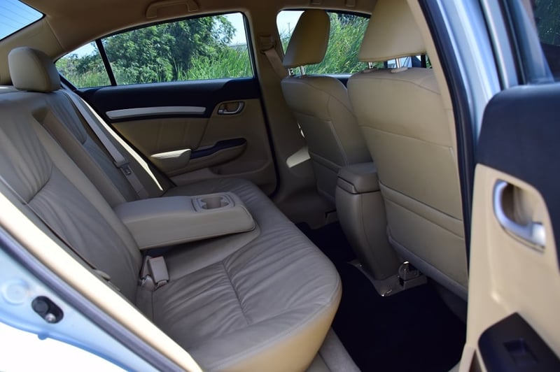 ออกรถ 9 บาท รถบ้านมือเดียว  ปี2012 ไม่เคยชน HONDA CIVIC FB 1.8E เบาะหนังแท้ปรับไฟฟ้า แอร์จอ เครื่องดีช่วงล่างแน่นๆ ครุสคอลโทล โทร 0957401229 ไอดีไลน์ UTBP