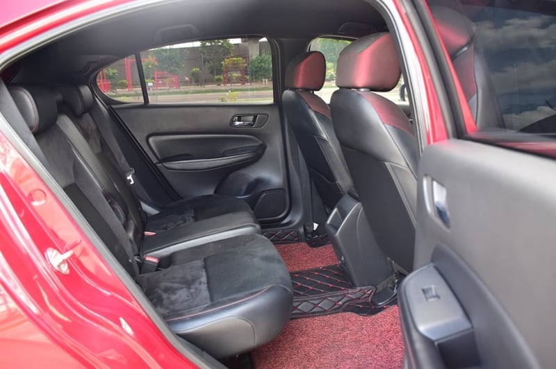 ปี2021 รถสวยมือเดียว ฟรีดาวน์ HONDA CITY 1.0เทอร์โบ RS ท็อปออฟชั่นส์  มาพร้อมชุดแต่งรอบคัน เกียร์ออโต้ พุตสต๊าท กุญแจคีรเร็ทสำรองครบ แอร์เย้นฉ่ำ ภายในใหม่สะอาดกิ๊ฟๆ พวงมาลัยมัลติ  บลูทู๊ธ ครูสคอลโทล จอ CD MP3 ABS USB AIRBAG กล้องหน้า หลัง เบาะสปอรต์  เครื่อง ช่วงล่างแน่น โทร0957401229 ไอดีไล UTBP