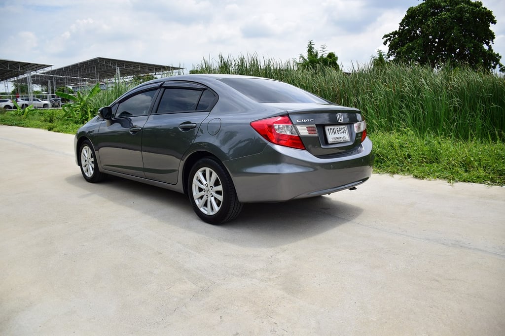 ออกรถแค่ 199 บาท  HONDA CIVIC FB ปี2012 จด 2013 รถบ้านมือเดียว สีเทากัลเงาวับ เกียร์ออโต้ แอร์ดิจิต๊อล พวงมาลัยมัลติ บลูทู๊ธครูสคอลโทล CD MP3 ABS USB AIRBAG มาพร้อมเบาะหนังแท้ปรับไฟฟ้า คนขับ กุญแจรีโมท ล้อแม็กยางใหม่กิ๊ฟ ดิสเบรก 4ล้อ ขับสนุกพร้อมบุ๊คเศอร์วิสครบ โทร0957401229 ไอดีไลน์ UTBP
