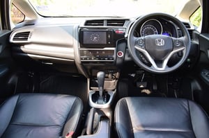 HONDA JAZZ GK ประหยัดน้ำมัน พร้อมรับประกันหลังการขาย ตัวท็อปออฟชั่นส์ พุตสต๊าท กุญแจคีเรท 2ชุด จอทัสกรีน เชื่มอต่อบลูทู๊ธ ครูสคอลโทล แอร์ดิจิต๊อล กล้องหน้า หลังครบ HONDA JAZZ GK ประหยัดน้ำมัน พร้อมรับประกันหลังการขาย ตัวท็อปออฟชั่นส์ พุตสต๊าท กุญแจคีเรท 2ชุด จอทัสกรีน เชื่มอต่อบลูทู๊ธ ครูสคอลโทล แอร์ดิจิต๊อล กล้องหน้า หลังครบ
