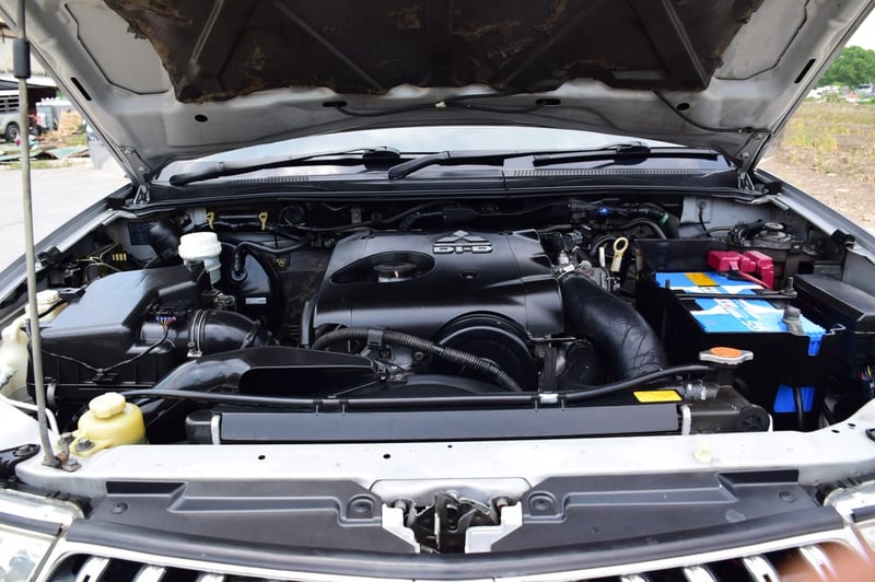 รถครอบครัว พร้อมเที่ยวทั่วไทย MITSUBISHI PAJERO SPORT 2.5 ดีเซล TURBO  เกียร์ออโต้ ตัวท็อปออฟชั่นส์ แอร์เย้นฉ่ำ เบาะหนังแท้ปรับไฟฟ้า พร้อม แอร์หลัง ติดตั้งจอแอนดรอย์  ดูหนังฟังเพลงครบ กุญแจรีโมท แม็กยางใหม่ปี2026 พร้อมใช้งานทั่วไทย โทร 0957401229 ไอดีไลน์ UTBP 