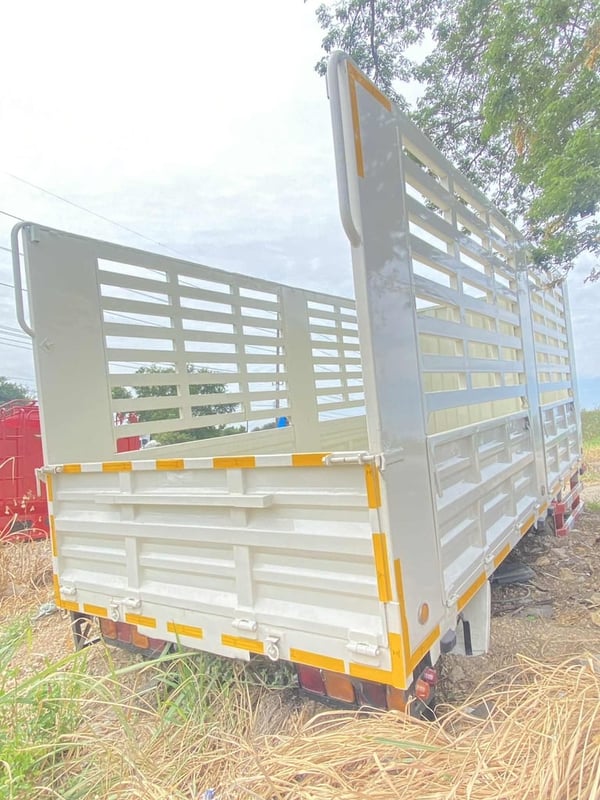 กระบะคอก 10 ล้อ ตามสภาพใส่ได้ทั้งฮีโน่และอีซูซุ รับเทิร์นเก่า