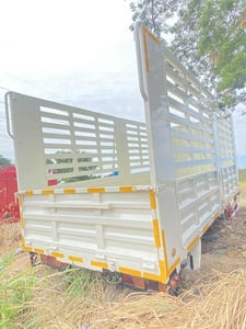 กระบะคอก 10 ล้อ ตามสภาพใส่ได้ทั้งฮีโน่และอีซูซุ รับเทิร์นเก่า