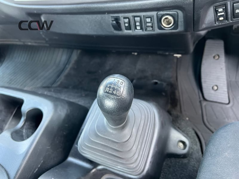 HINO 6 ล้อกลาง EURO-5 รุ่นใหม่ JO7E: 240 แรงม้า