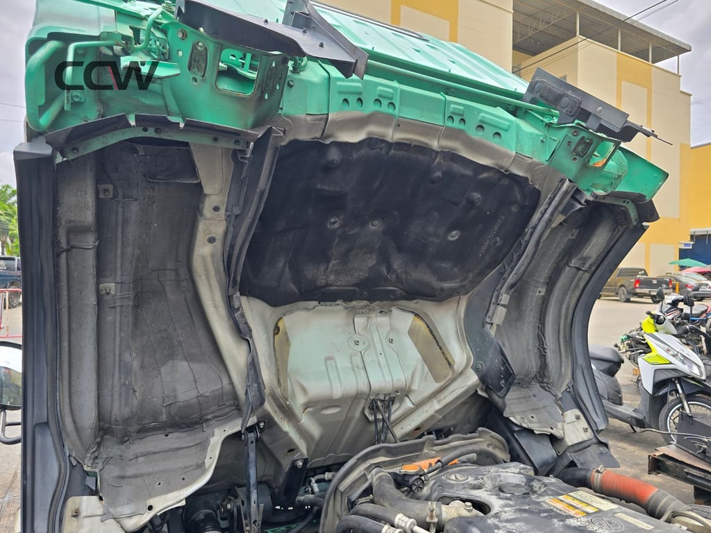 รถ 6 ล้อเล็ก ISUZU NMR เครื่องยนต์ 4JJ1: 150 แรงม้า