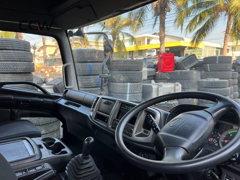 HINO 6 ล้อกลาง EURO-5 รุ่นใหม่ JO7E: 240 แรงม้า